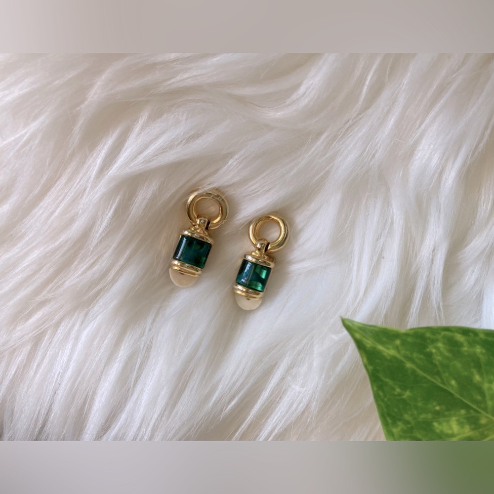 Vintage Green and Gold Dangle Clip on Earrings